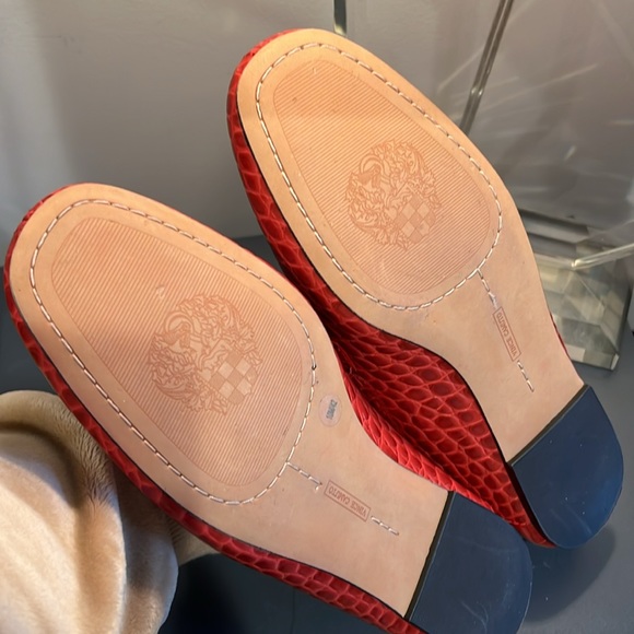 Vince Camuto red croco leather loafer with gunmetal chain on vamp. - Picture 10 of 13